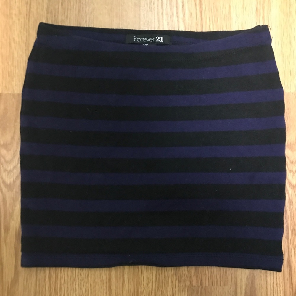 Striped mini skirt